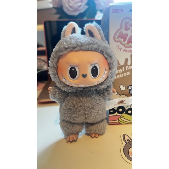 Authentic Labubu Exciting Macaron - Sesame Bean - Picture 4 of 12